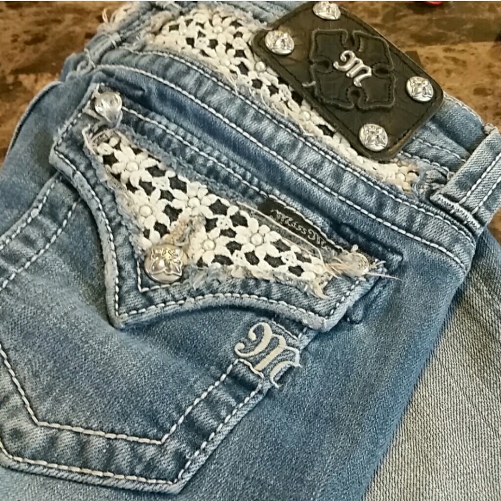 Miss Me Flower Bermuda Shorts